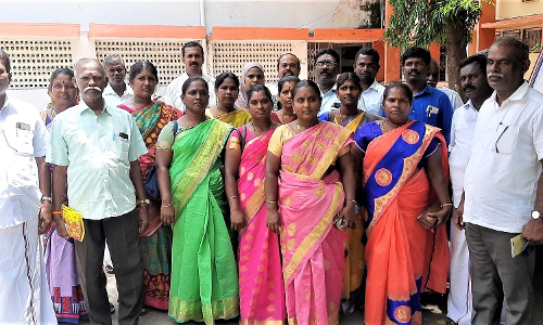 கலெக்டர் அலுவலகத்தில் ஊராட்சி தலைவர்கள் மனு கலெக்டர் அலுவலகத்தில் ஊராட்சி தலைவர்கள் மனு
