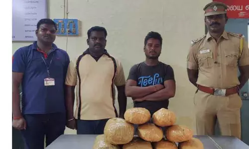 சேலம் வழியாக ரெயிலில் கடத்த முயன்ற 9 கிலோ கஞ்சா பறிமுதல் வாலிபர் கைது சேலம் வழியாக ரெயிலில் கடத்த முயன்ற 9 கிலோ கஞ்சா பறிமுதல் வாலிபர் கைது