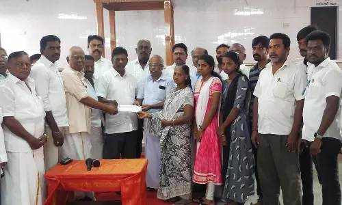 ரூ.1 லட்சம் நிதி உதவி ரூ.1 லட்சம் நிதி உதவி