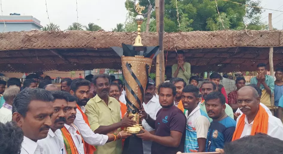 உப்புக்கோட்டை அருகே மாவட்ட அளவிலான கபடி போட்டி உப்புக்கோட்டை அருகே மாவட்ட அளவிலான கபடி போட்டி