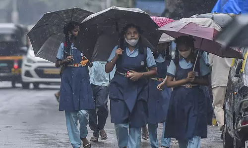 அதிகனமழை எச்சரிக்கை: கன்னியாகுமரியில் பள்ளிகளுக்கு இன்று விடுமுறை அதிகனமழை எச்சரிக்கை: கன்னியாகுமரியில் பள்ளிகளுக்கு இன்று விடுமுறை
