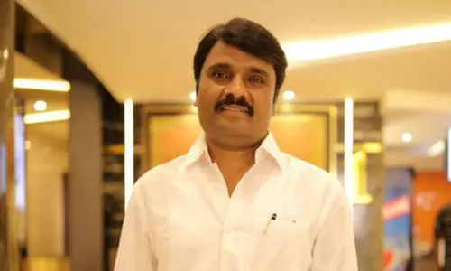 சினிமா பைனான்சியர் அன்புச்செழியன் வீட்டில் வருமானவரித்துறை அதிரடி ரெய்டு...! சினிமா பைனான்சியர் அன்புச்செழியன் வீட்டில் வருமானவரித்துறை அதிரடி ரெய்டு...!