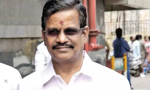 திரைப்பட தயாரிப்பாளர் கலைப்புலி தாணு அலுவலகத்திலும் வருமானவரித்துறை சோதனை திரைப்பட தயாரிப்பாளர் கலைப்புலி தாணு அலுவலகத்திலும் வருமானவரித்துறை சோதனை