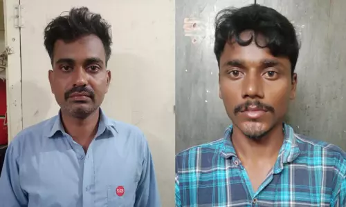 சென்னை: பிரபல ஓட்டலில் கள்ளச்சாவி போட்டு கொள்ளை - மேலாளர் உட்பட 2 பேர் கைது சென்னை: பிரபல ஓட்டலில் கள்ளச்சாவி போட்டு கொள்ளை - மேலாளர் உட்பட 2 பேர் கைது