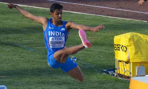 காமன்வெல்த் நீளம் தாண்டுதல் : இந்திய வீரர்கள் முரளி ஸ்ரீசங்கர் ,முகமது அனீஸ் இறுதிப்போட்டிக்கு தகுதி காமன்வெல்த் நீளம் தாண்டுதல் : இந்திய வீரர்கள் முரளி ஸ்ரீசங்கர் ,முகமது அனீஸ் இறுதிப்போட்டிக்கு தகுதி