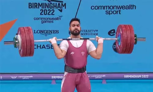 காமன்வெல்த் பளுதூக்குதல் போட்டி : இந்தியாவின் விகாஸ் தாக்கூர் வெள்ளிப்பதக்கம் வென்று அசத்தல்..! காமன்வெல்த் பளுதூக்குதல் போட்டி : இந்தியாவின் விகாஸ் தாக்கூர் வெள்ளிப்பதக்கம் வென்று அசத்தல்..!