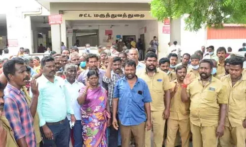 லாரி மோதி தூய்மை பணியாளர் பலி