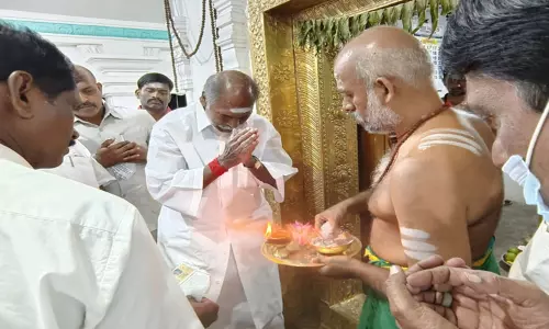 வேட்டைக்காரன்புதூர் அழுக்குசாமியார் ஜீவசமாதியில் புதுச்சேரி முதல்-மந்திரி ரங்கசாமி தரிசனம் வேட்டைக்காரன்புதூர் அழுக்குசாமியார் ஜீவசமாதியில் புதுச்சேரி முதல்-மந்திரி ரங்கசாமி தரிசனம்