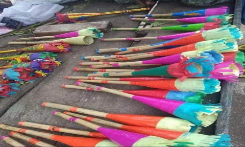 ஆடிப்பெருக்கையொட்டி பாரம்பரியம் மாறாமல் தயாரிக்கப்படும் பாப்பட்டான் குழல்- விழாவாக கொண்டாடும் பொதுமக்கள் ஆடிப்பெருக்கையொட்டி பாரம்பரியம் மாறாமல் தயாரிக்கப்படும் பாப்பட்டான் குழல்- விழாவாக கொண்டாடும் பொதுமக்கள்