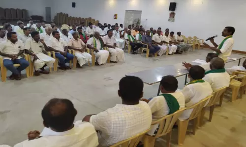 ஆழியாற்றில் இருந்து ஒட்டன்சத்திரத்திற்கு தண்ணீர் கொண்டு செல்ல எதிர்ப்பு தெரிவித்து வருகிற 21-ந்தேதி பேரணி- பி.ஏ.பி. விவசாயிகள் கூட்டத்தில் முடிவு ஆழியாற்றில் இருந்து ஒட்டன்சத்திரத்திற்கு தண்ணீர் கொண்டு செல்ல எதிர்ப்பு தெரிவித்து வருகிற 21-ந்தேதி பேரணி- பி.ஏ.பி. விவசாயிகள் கூட்டத்தில் முடிவு