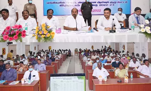 தொழில் கடன்களை விரைந்து வழங்க வேண்டும் தொழில் கடன்களை விரைந்து வழங்க வேண்டும்