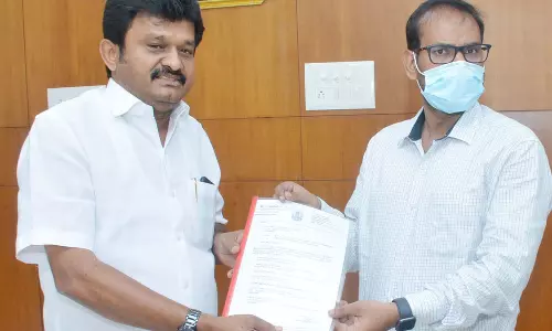 மலை கிராமங்களுக்கு சாலை வசதி செய்து தர வேண்டும்