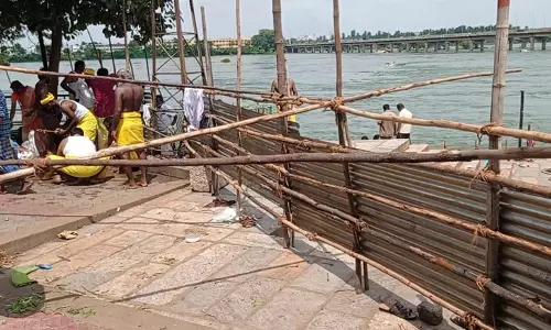 ஆடிப்பெருக்கான இன்று பவானி கூடுதுறை - கொடுமுடியில்    புனிதநீராட தடை; திதி, தர்ப்பணம் கொடுக்கவும் அனுமதி இல்லை