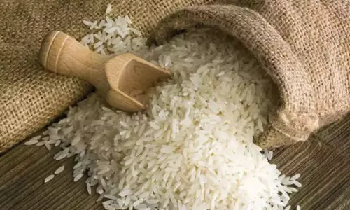 5 சதவீத ஜி.எஸ்.டி. வரியை தவிர்க்க 26 கிலோ மூடை அரிசி விற்பனை