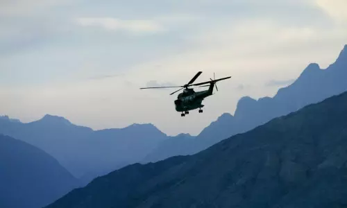 பாகிஸ்தானில் ராணுவ ஹெலிகாப்டர் விழுந்து நொறுங்கியது - 6 வீரர்கள் பலி