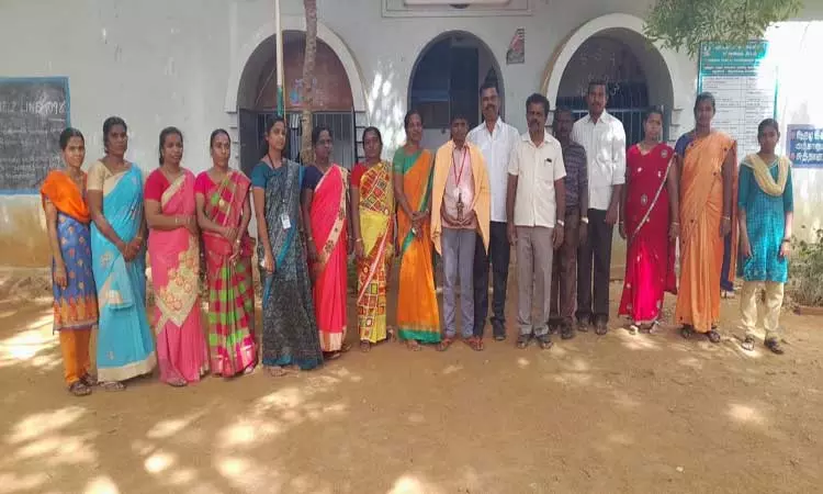 செஸ் போட்டியில் வெற்றி பெற்ற மாணவருக்கு பாராட்டு