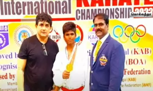 கொல்கத்தாவில் நடைபெற்ற சர்வதேச கராத்தே போட்டி; தங்கம் வென்ற ஜோலார்பேட்டை அரசு பள்ளி மாணவர்