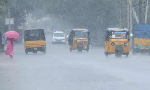 வேலூரில் பலத்த மழை வேலூரில் பலத்த மழை