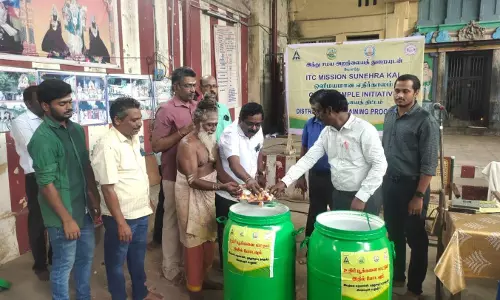 குப்பையில் கொட்டப்படும் பூக்களை மறுசுழற்சி செய்து உரம் தயாரிக்கும் பசுமை ஆலய திட்டம்