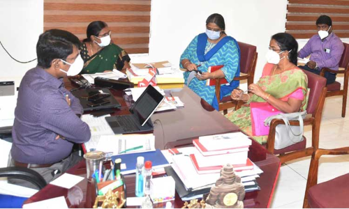 கொரோனா தொற்றில் இருந்து பாதுகாக்க பூஸ்டர் தடுப்பூசி செலுத்திக்கொள்ளுங்கள்