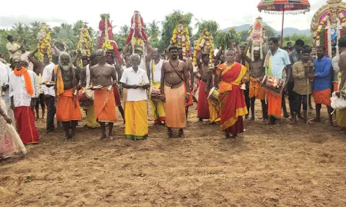 ஆடிப்பெருக்கையொட்டி ஆத்துக்கொட்டாய்  பத்ரகாளி அம்மன் கோவிலில் கங்கா பூஜை