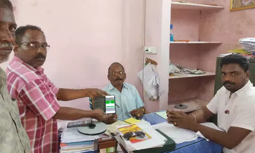 வாக்காளர் அட்டையுடன் ஆதார் எண் இணைக்கும் பணி வாக்காளர் அட்டையுடன் ஆதார் எண் இணைக்கும் பணி