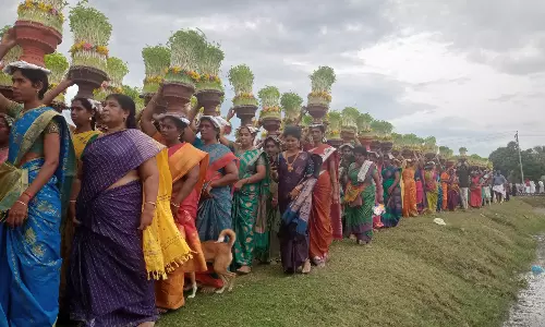 வழுதூர் மாரியம்மன் கோவில் முளைக்கொட்டு உற்சவ விழா வழுதூர் மாரியம்மன் கோவில் முளைக்கொட்டு உற்சவ விழா