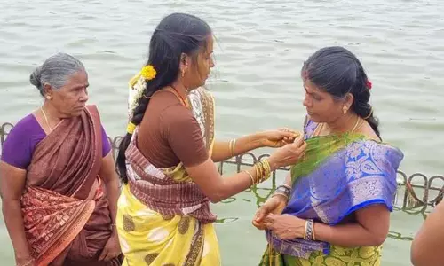 திருவாரூர் மாவட்டத்தில் ஆடிப்பெருக்கு விழா கோலாகலம்