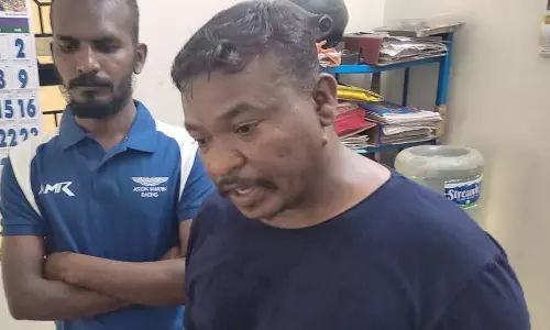 ஓமலூர் போலீஸ் நிலையத்தில் 2 பேர் சரண்
