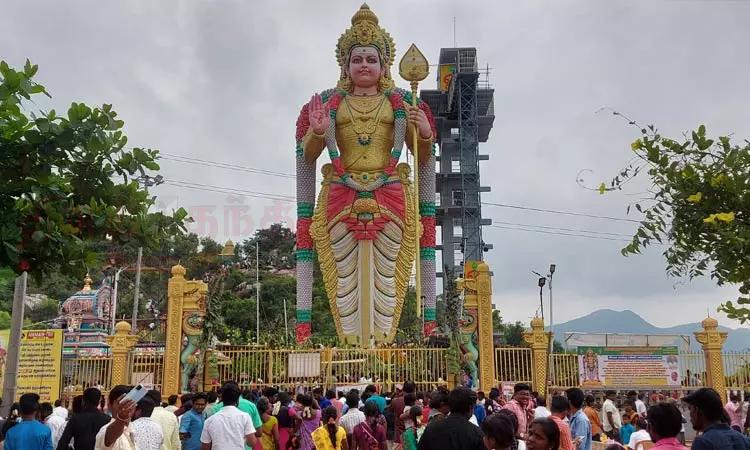 அடிப்பெருக்கு விழா - முத்துமலை முருகன் கோவிலில் ஆயிரக்கணக்கான பக்தர்கள் சுவாமி தரிசனம்