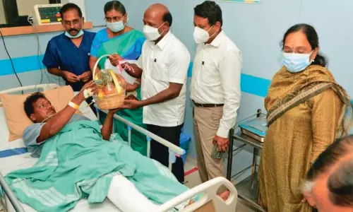 இன்னுயிர் காப்போம்-நம்மை காப்போம் 48 திட்டம்: ஒரு லட்சமாவது நபரிடம் அமைச்சர் நலம் விசாரிப்பு