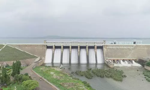 வைகை அணையில் கூடுதலாக தண்ணீர் திறப்பு