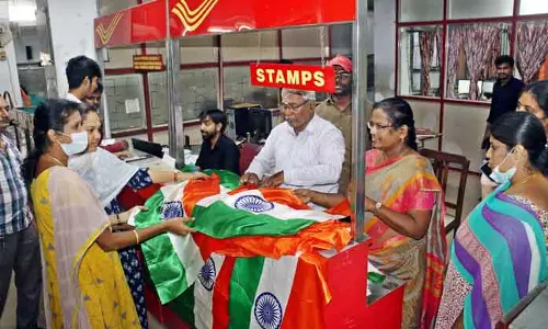 தபால் நிலையங்களில் தேசியக்கொடி விற்பனை