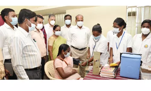 கடலூர் அரசு ஆஸ்பத்திரியில்  ரேஷன் கடை பணியாளர்களுக்கு முழு உடல் பரிசோதனை  கலெக்டர் தொடங்கி வைத்தார்