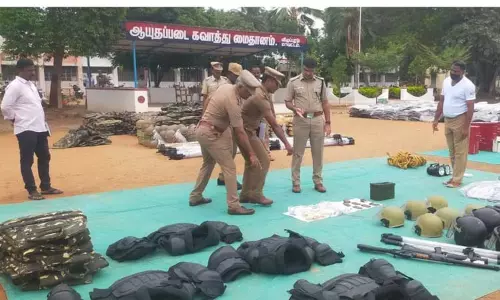 கலவரத்தை கட்டுப்படுத்துவது குறித்து அதிரடிப்படை போலீசாருக்கு பயிற்சி