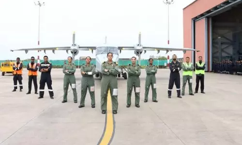 வடக்கு அரபிக்கடலில் கண்காணிப்பு பணி: இந்திய கடற்படையின் பெண் அதிகாரிகள் குழு சாதனை