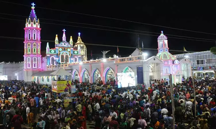 தூத்துக்குடி பனிமய மாதா ஆலய சப்பர பவனி