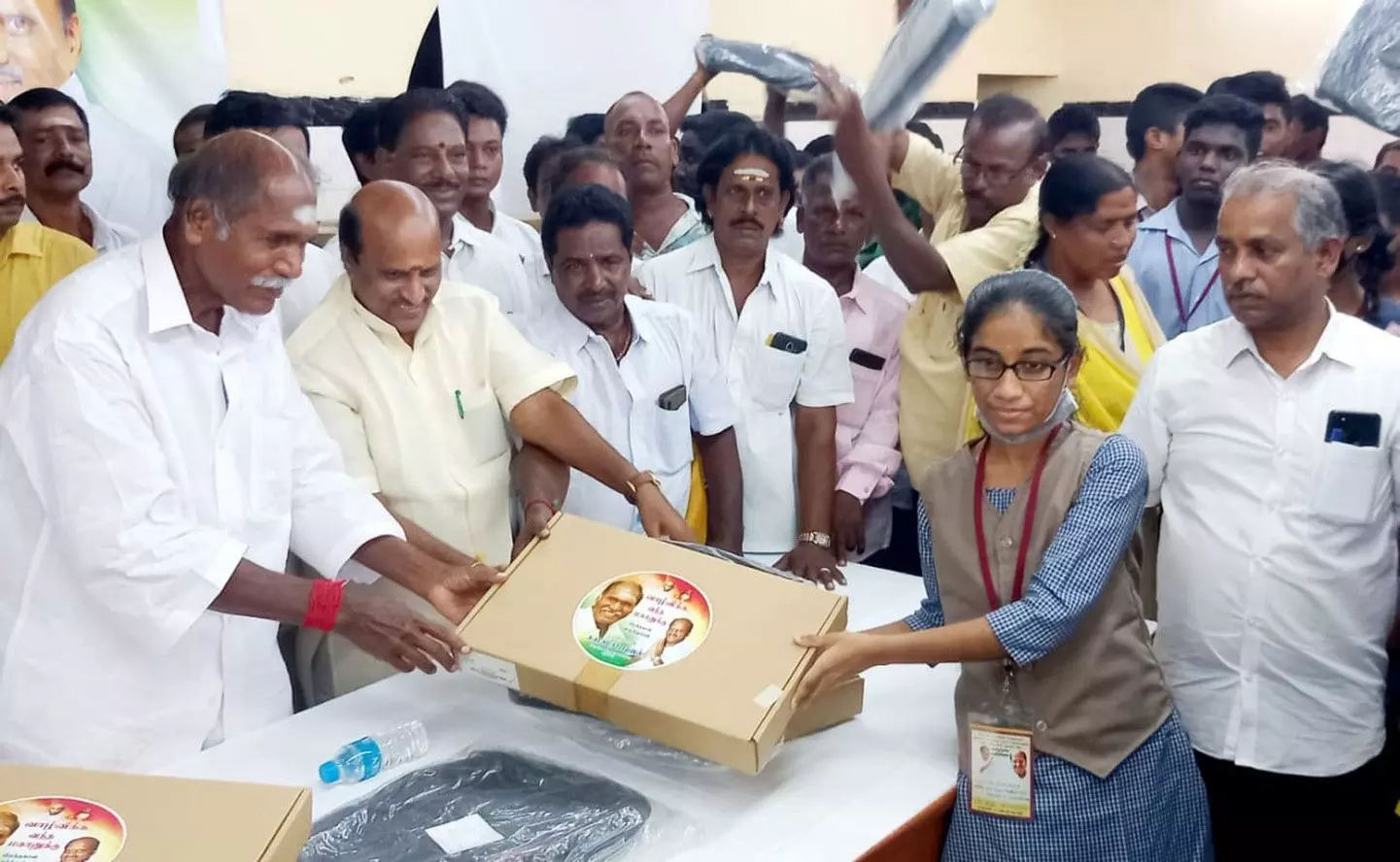 முதல்-அமைச்சர் ரங்கசாமிக்கு ஜனாதிபதி, பிரதமர் வாழ்த்து முதல்-அமைச்சர் ரங்கசாமிக்கு ஜனாதிபதி, பிரதமர் வாழ்த்து