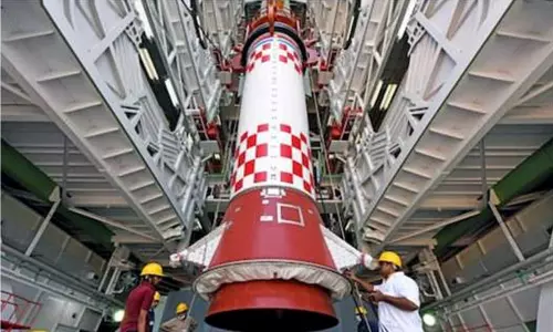 75 பள்ளிகளை சேர்ந்த 750 மாணவிகளால் வடிவமைக்கப்பட்ட  செயற்கைக்கோளுடன் எஸ்எஸ்எல்வி ராக்கெட்டின் முதல் பயணம்..!