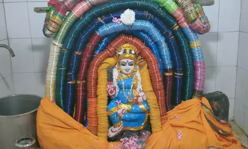 ஆடி வெள்ளி, லட்சுமி விரதத்தையொட்டி மோகனூர், நாமகிரிப்பேட்டை அம்மன் கோவில்களில் சிறப்பு பூஜை ஆடி வெள்ளி, லட்சுமி விரதத்தையொட்டி மோகனூர், நாமகிரிப்பேட்டை அம்மன் கோவில்களில் சிறப்பு பூஜை