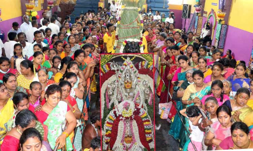 அம்மன் கோவில்களில் சாகை வார்த்தல் நிகழ்ச்சி திரளான பக்தர்கள் பங்கேற்பு அம்மன் கோவில்களில் சாகை வார்த்தல் நிகழ்ச்சி திரளான பக்தர்கள் பங்கேற்பு