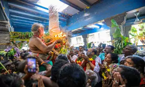 மாரியம்மன் கோவிலில் ஆடி கடைசி வெள்ளி திருவிழா