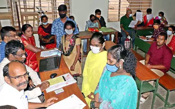 அரசு கலைக் கல்லூரிகளில் நேரடி கலந்தாய்வு தொடங்கியது அரசு கலைக் கல்லூரிகளில் நேரடி கலந்தாய்வு தொடங்கியது