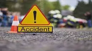 பொக்லைன் வாகனம் விழுந்து உடல் நசுங்கி டிரைவர் இறந்த பரிதாபம் பொக்லைன் வாகனம் விழுந்து உடல் நசுங்கி டிரைவர் இறந்த பரிதாபம்