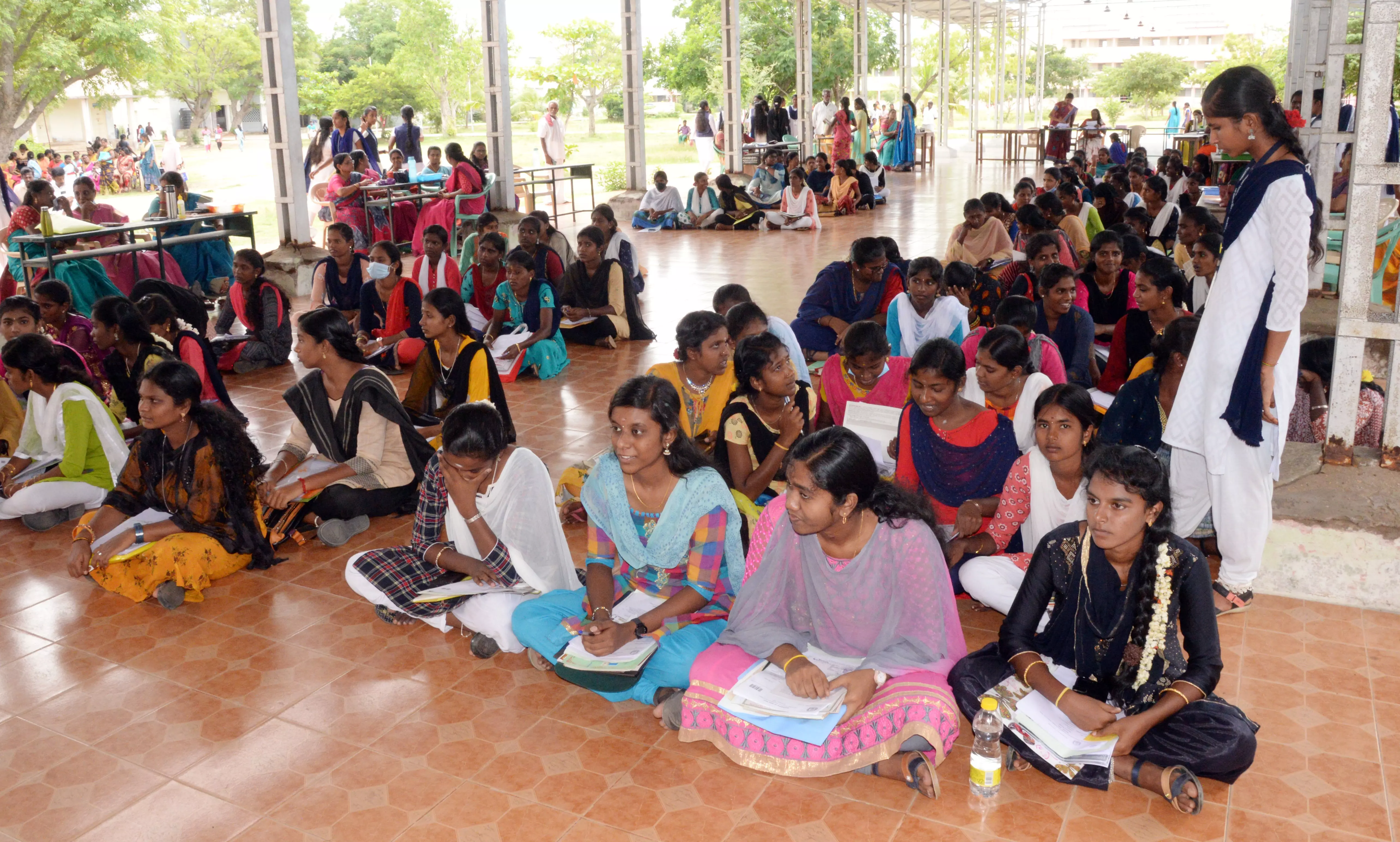 புதுக்கோட்டை அரசு மகளிர் கலை, அறிவியல் கல்லூரியில் மாணவிகள் சேர்க்கைக்கான கலந்தாய்வு தொடங்கியது