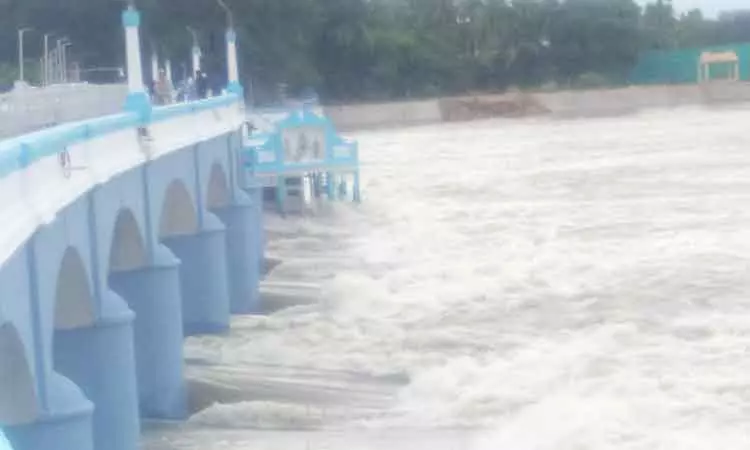 கல்லணையில் இருந்து திருச்சிக்கு பஸ் போக்குவரத்து நிறுத்தம் கல்லணையில் இருந்து திருச்சிக்கு பஸ் போக்குவரத்து நிறுத்தம்