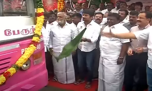 சென்னையில் பிங்க் நிற பஸ் சேவை; உதயநிதி ஸ்டாலின் தொடங்கி வைத்தார் சென்னையில் பிங்க் நிற பஸ் சேவை; உதயநிதி ஸ்டாலின் தொடங்கி வைத்தார்