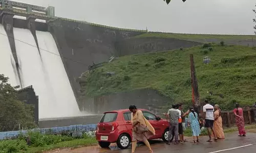 சோலையாறு அணையில் இருந்து உபரிநீர் கேரளாவிற்கு வெளியேற்றம்