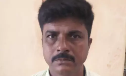 சாராயம் விற்ற 2 பேர் கைது சாராயம் விற்ற 2 பேர் கைது