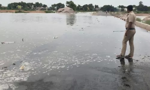 தென்பெண்ணையாற்று தரைப்பாலம் மூழ்கியது